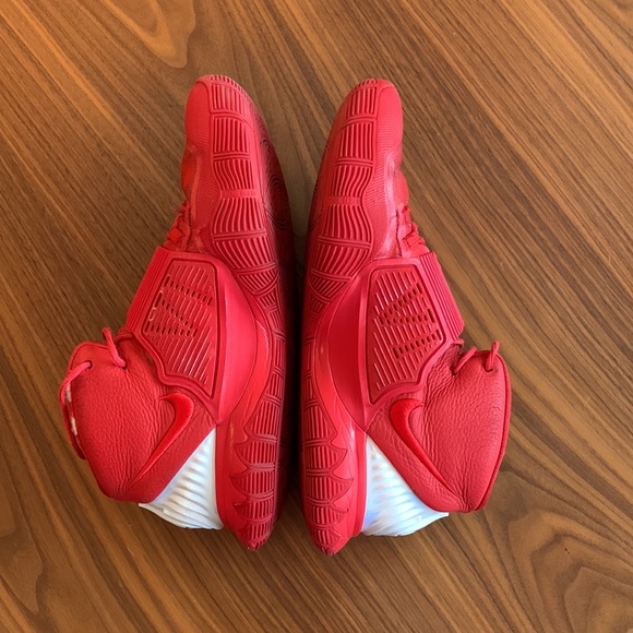 Hi everyone, these are my customized Kyrie 6 basketball shoe - Picture 3 of 7